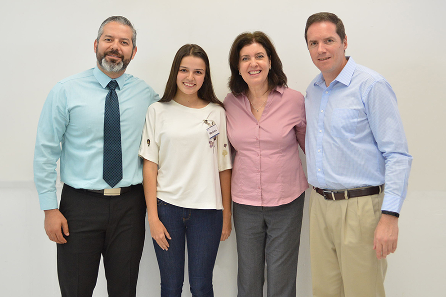 Roberto Soto Soto (Directo general campus obregón), Mariana Montaño Espinosa, Sulina Rivera (Directora PrepaTec) y Richard Huett (Director PrepaTec campus Guadalajara)