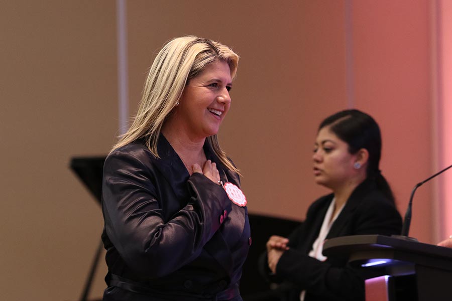 Martha Herrera recibió el Premio Mujer Tec por su trayectoria