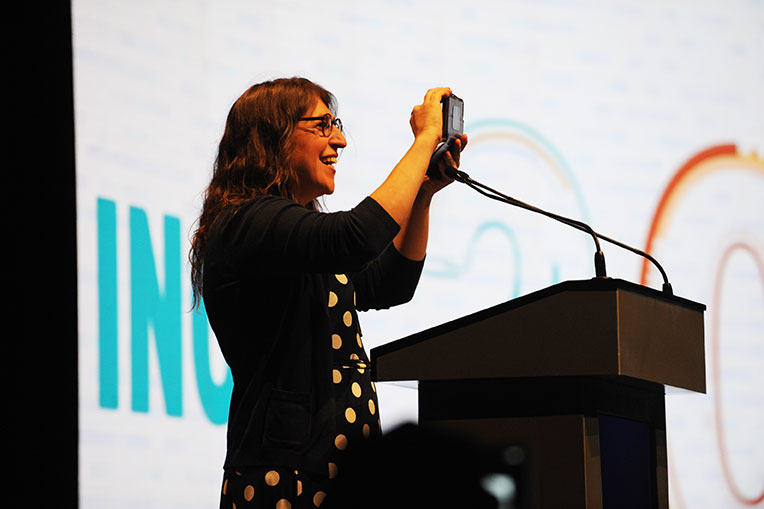 Mayim Bialik en INCmty 2018