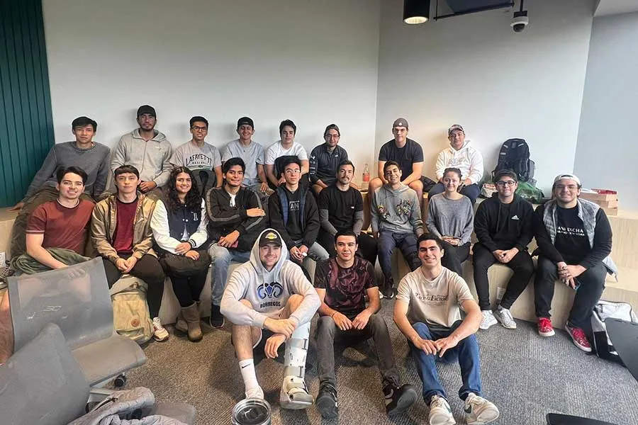 Ricardo Corona, TecGear.