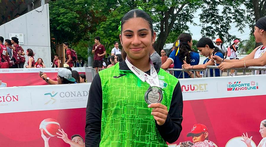 Gana Victoria García medalla de plata en nacional de atletismo
