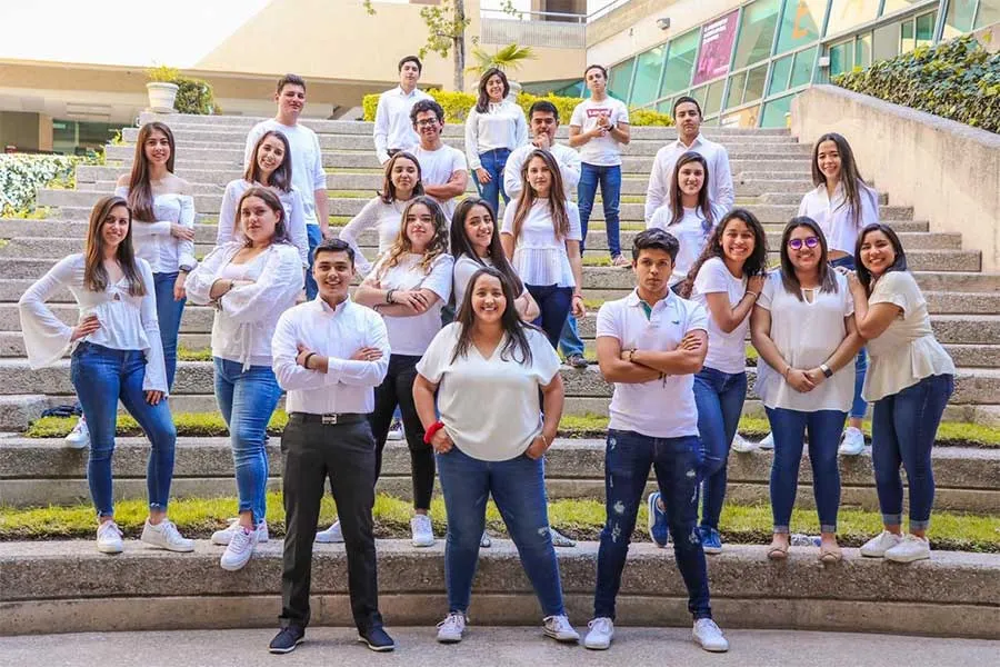 Actuales miembros de FETEC en las instalaciones de profesional del campus.