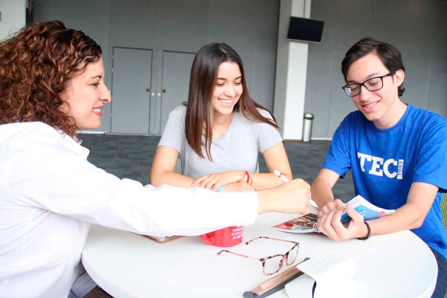 Estudiantes del Tec cuentan con figuras de un Modelo de Acompañamiento que los orientan para poder completar sus competencias y obtener Credenciales Curriculares.