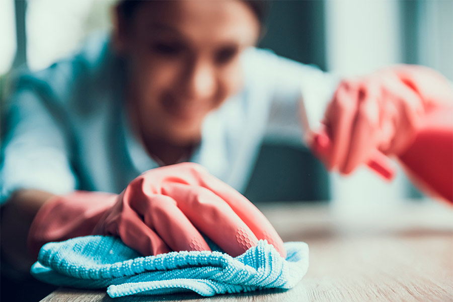 La mujeres ganan menos porque trabajan menos