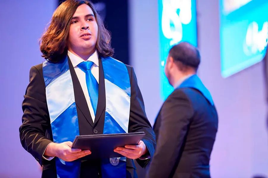 Joaquín recibió apoyo del programa Tec Surfeando la Neurodiversidad