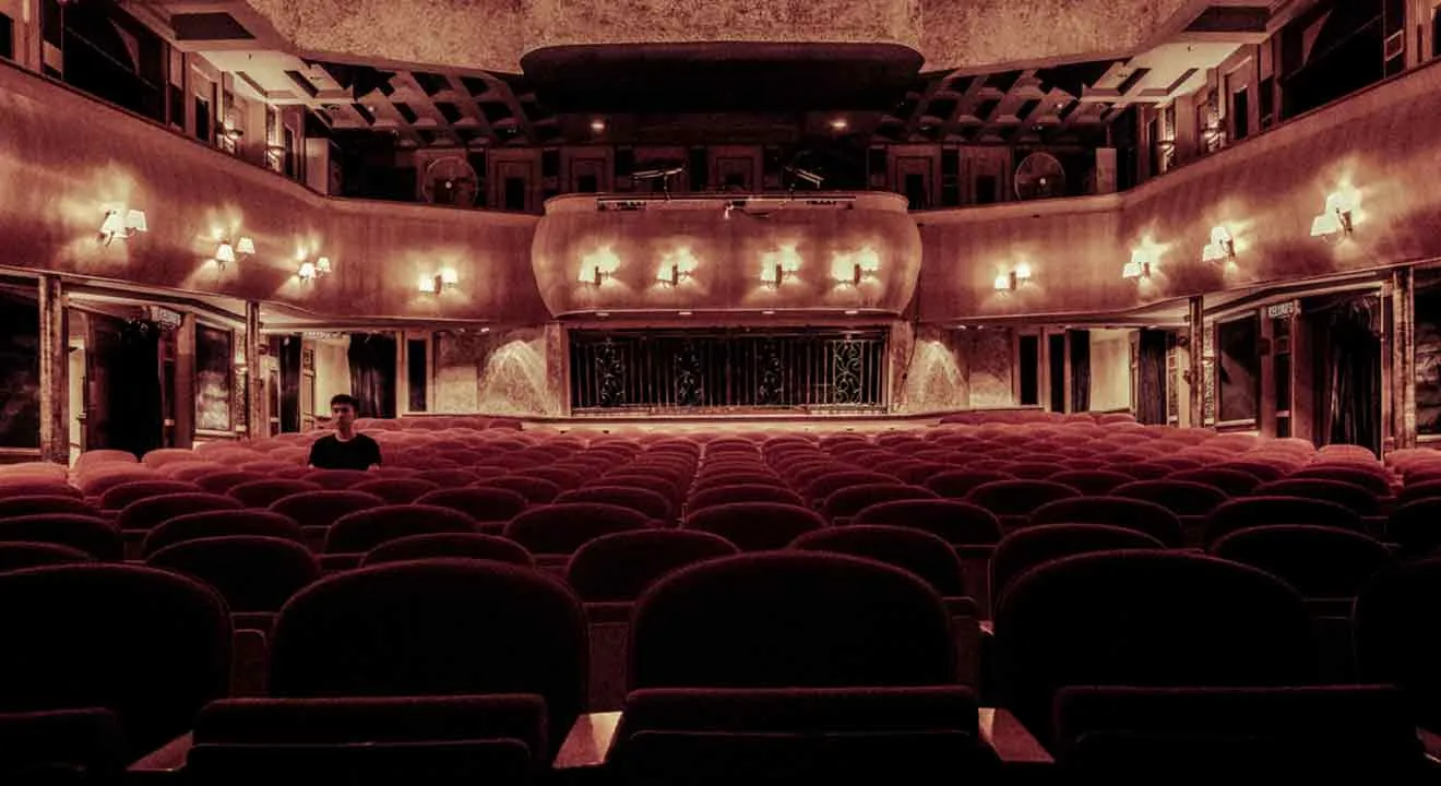 Gran teatro vacío.