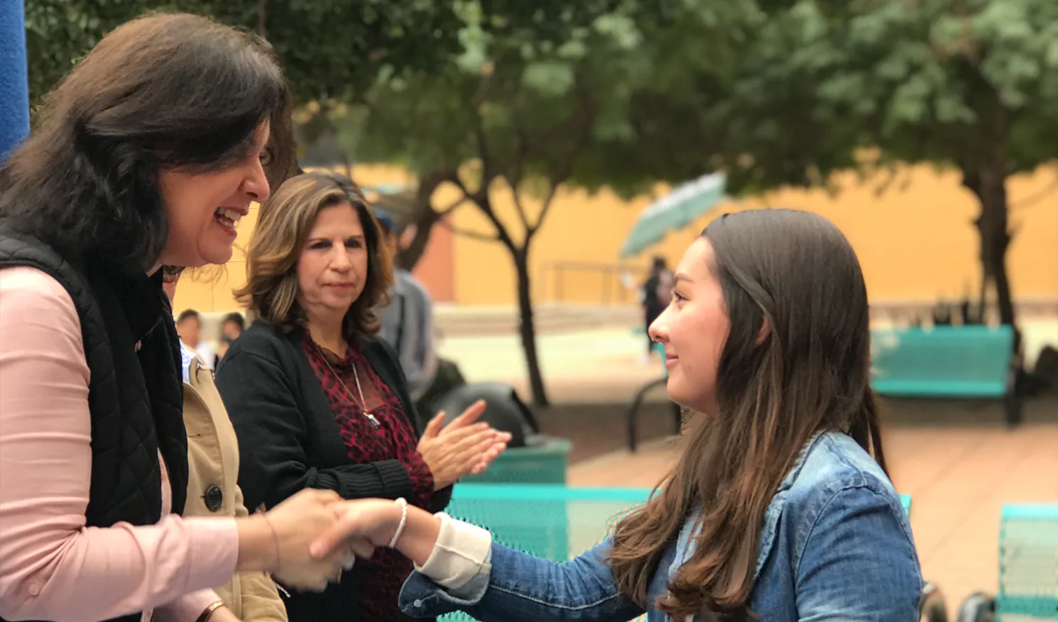 sulina con alumna