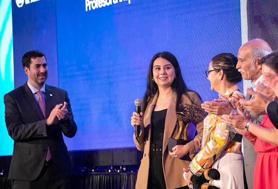 La profesora Paloma Barajas agradeció al Tec y a sus estudiantes por este reconocimiento