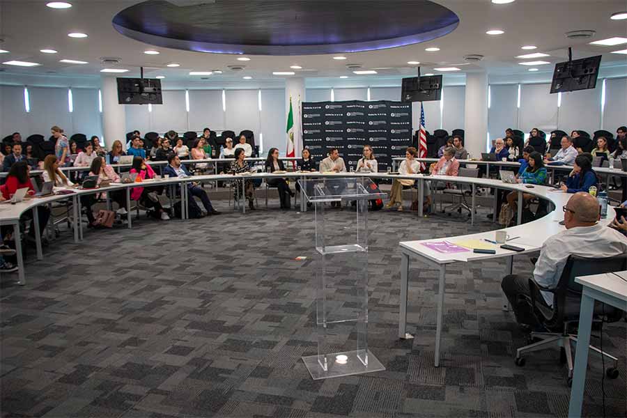 El panel fungió como espacio para el intercambio de ideas sobre ciencia política