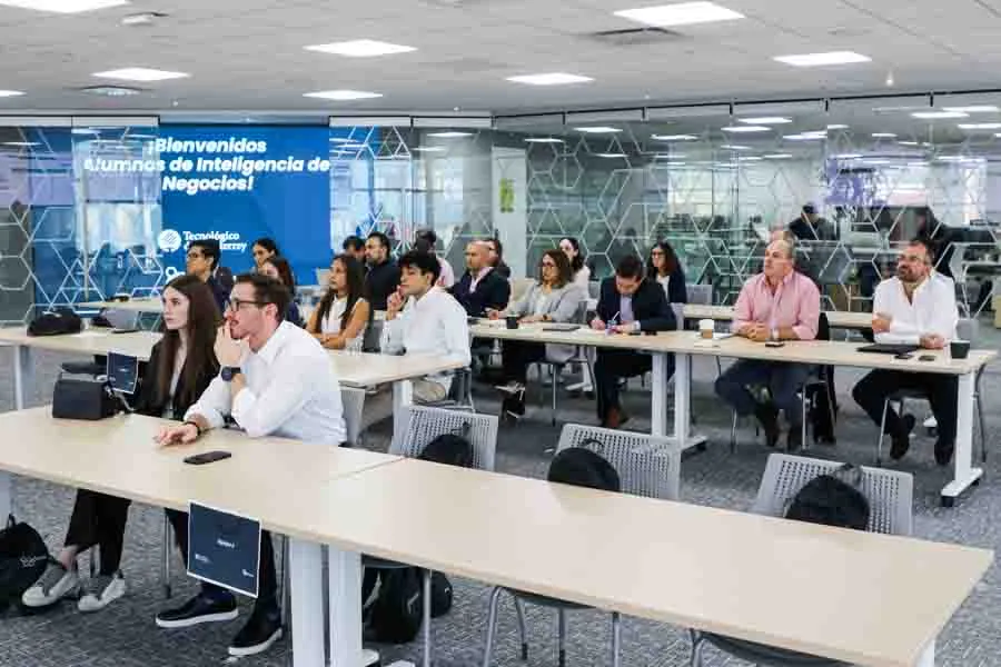 Estudiantes Tec buscan paridad de género en la logística a través de analítica de datos