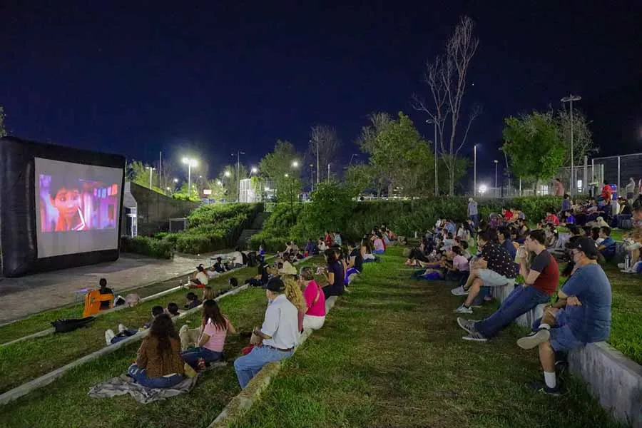 Picnic Cinema en el Parque Central.