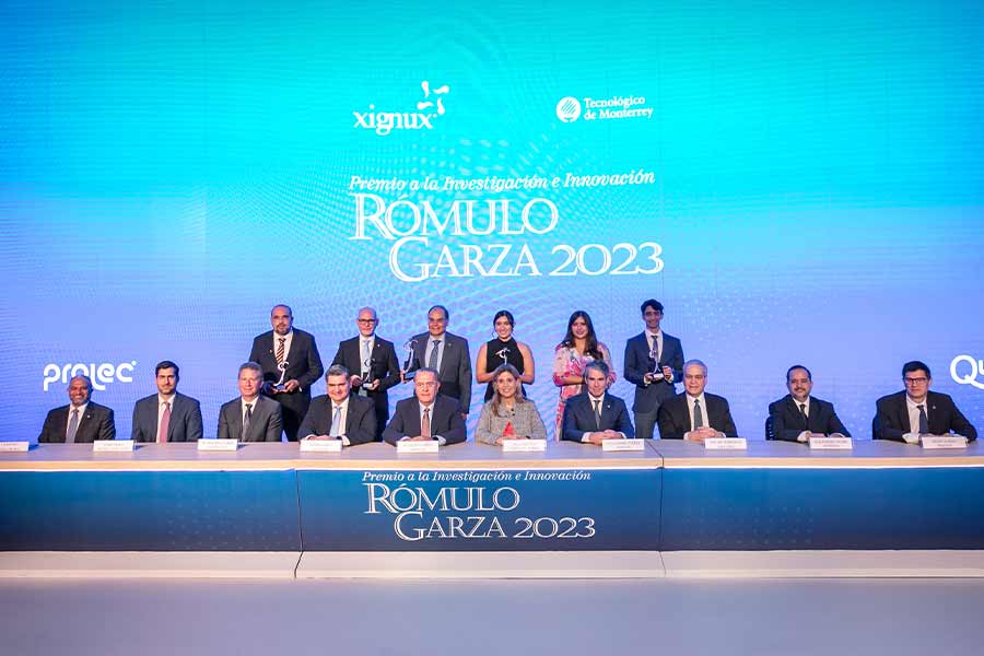 El Premio Rómulo Garza 2023 se entregó a profesores y estudiantes que dedicados a la investigación.
