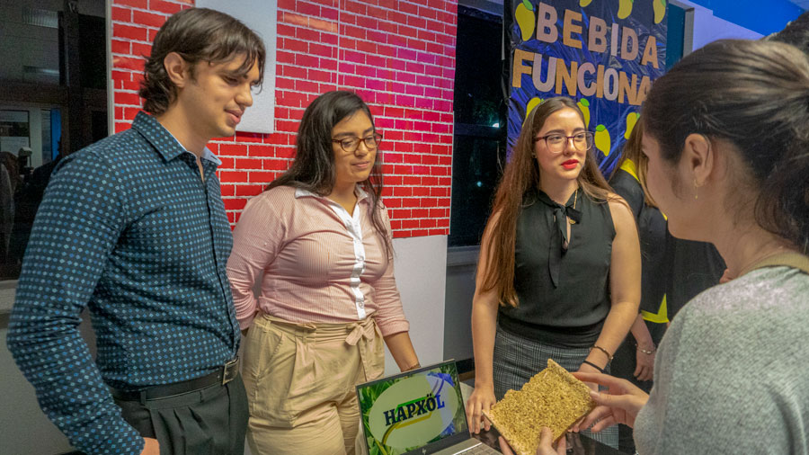 presentación de hapxol en expoingenierias en tec campus Sinaloa