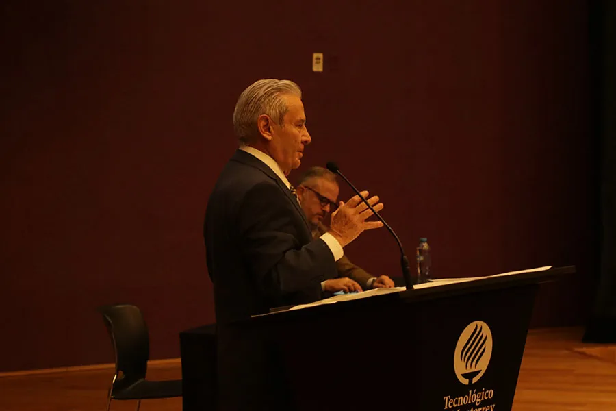 Líder en el sector financiero comparte su visión con estudiantes Tec