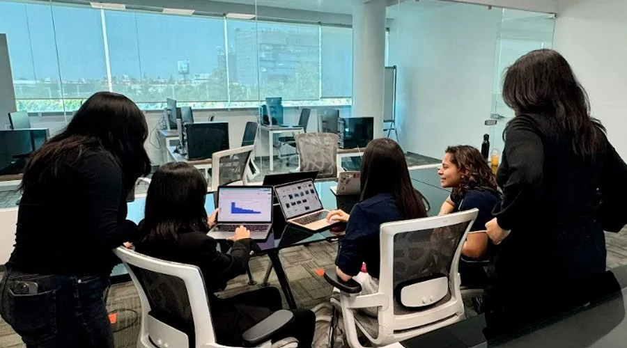 Alumnos ganan concurso internacional con propuesta de mejora farmac&eacute;utica