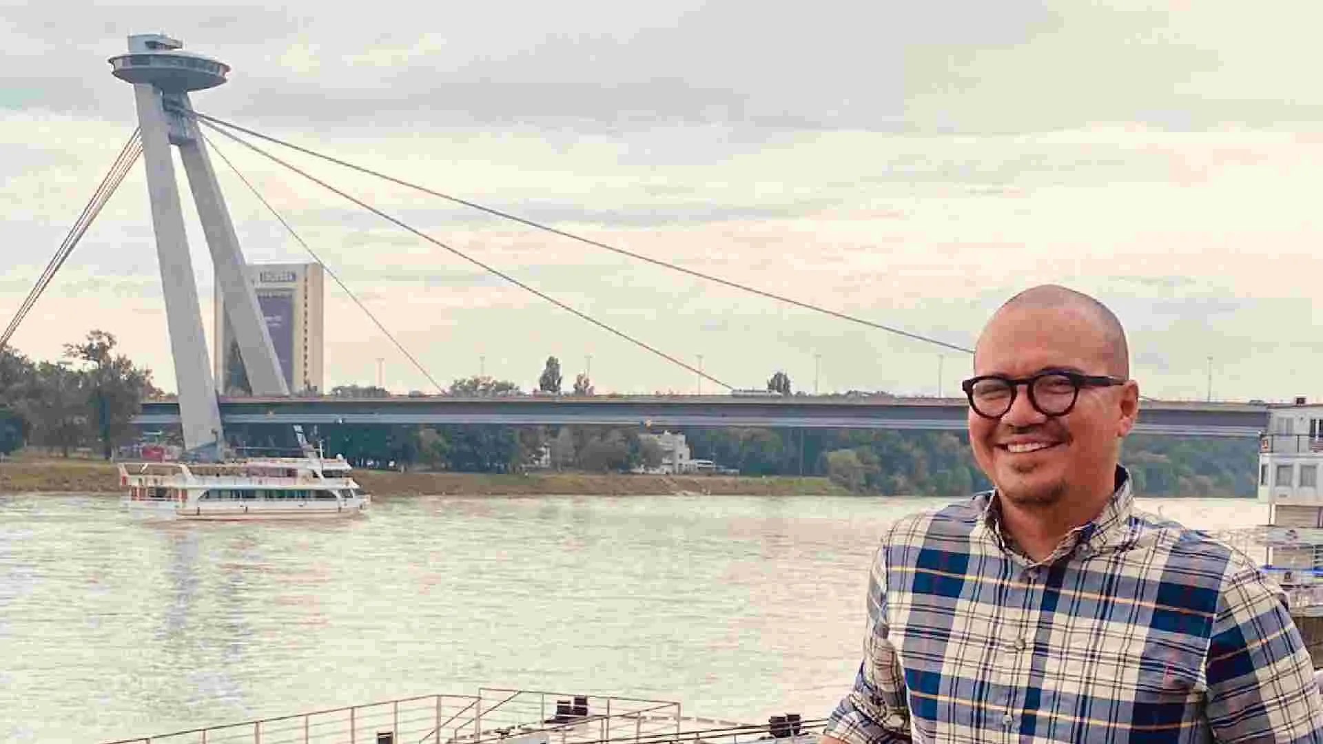 Saúl Crespo, realizando análisis del puente Most SNP