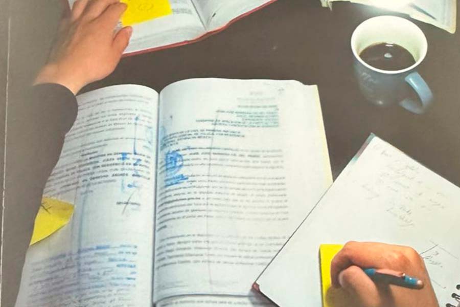 Profesor Tec publica libro sobre el razonamiento jurídico y la IA