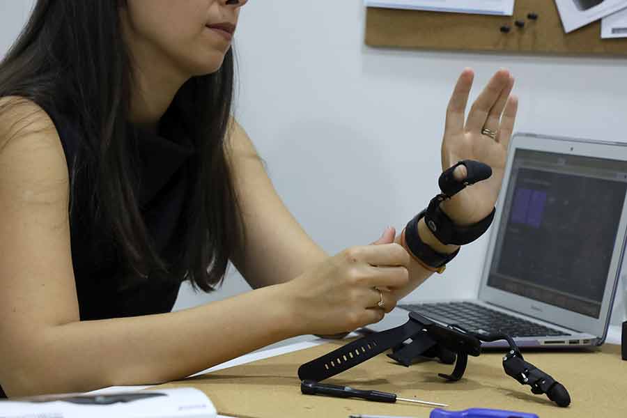 Prótesis de mano creadas en emprendimiento de EXATEC del Tec Guadalajara.