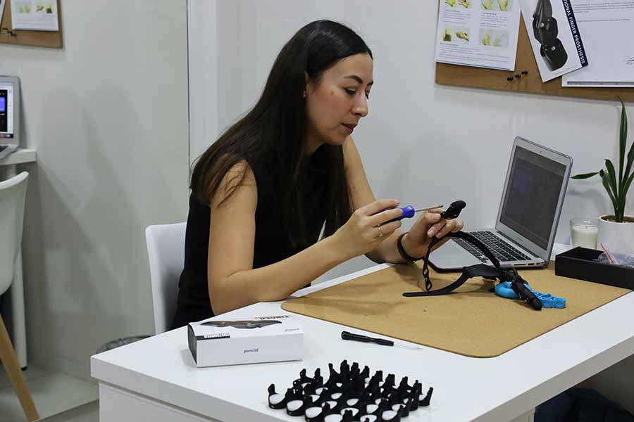 Prótesis de mano creadas en emprendimiento de EXATEC del Tec Guadalajara.