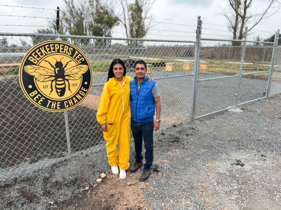 Tec campus Querétaro inaugura Beekeepers Tec, un apiario estudiantil donde se trabajan con abejas mieleras.