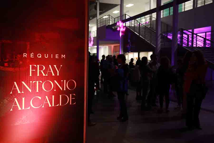 Rinden homenaje en Tec Guadalajara a Fray Antonio Alcalde.