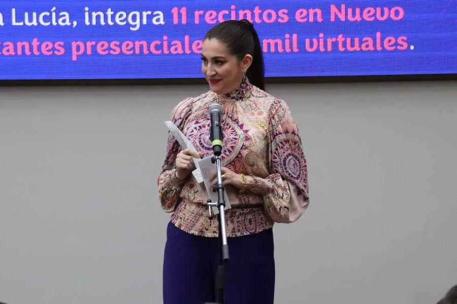Rosalinda Ballesteros durante la ceremonia de entrega del Premio Mujer Tec. Foto: Marlene González.