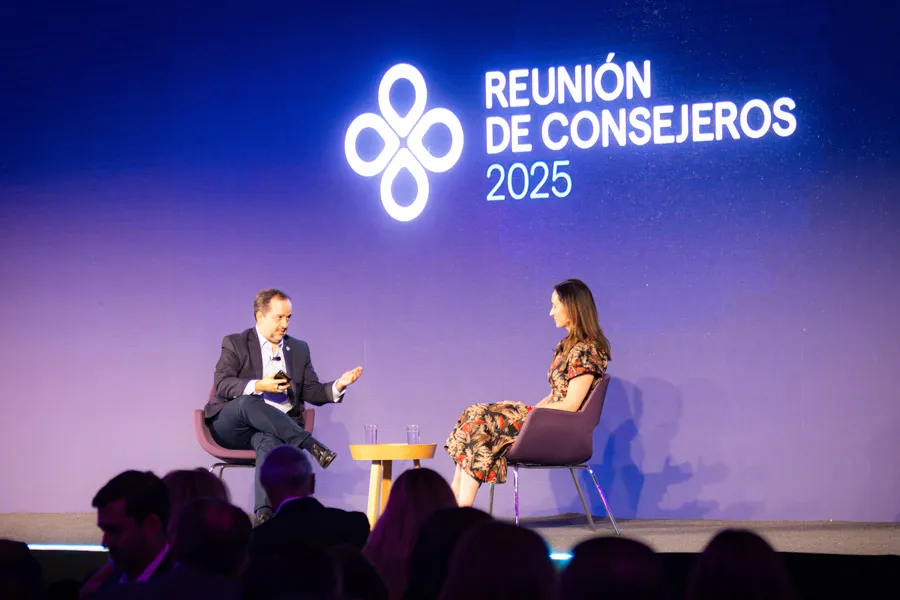 Shannon o neil con Alejandro podré