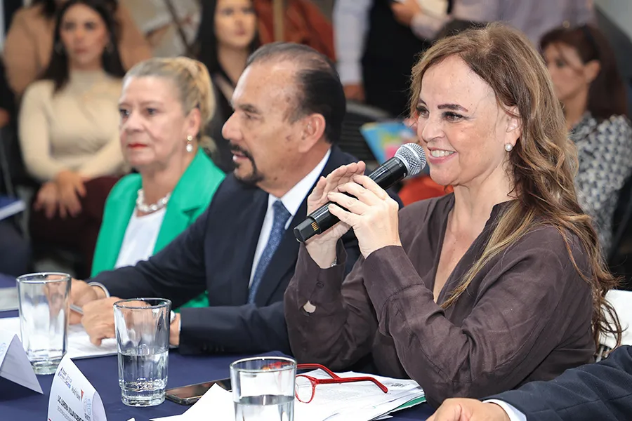 Representantes de los 11 municipios que firmaron la carta de intención de la Ruta Intermunicipal de la Erradicación del Trabajo Infantil y testigos de honor.