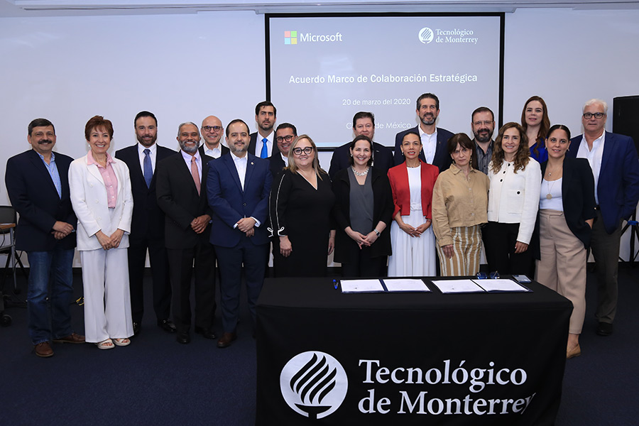 El Tec de Monterrey y Microsoft firmaron un acuerdo de colaboración.