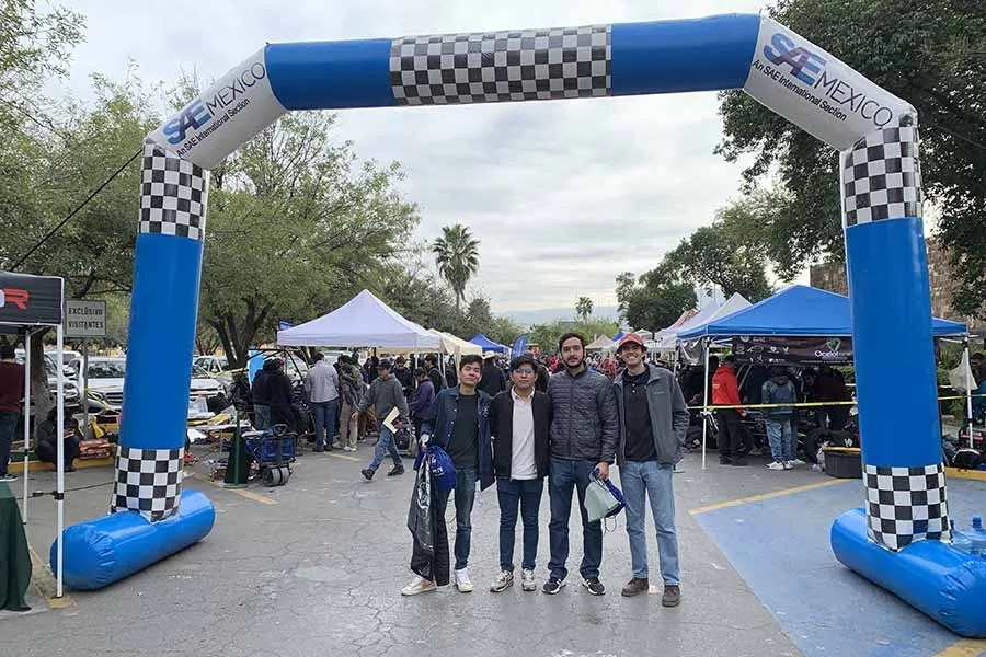 Escudería Baja SAE de Tec Racing Monterrey.