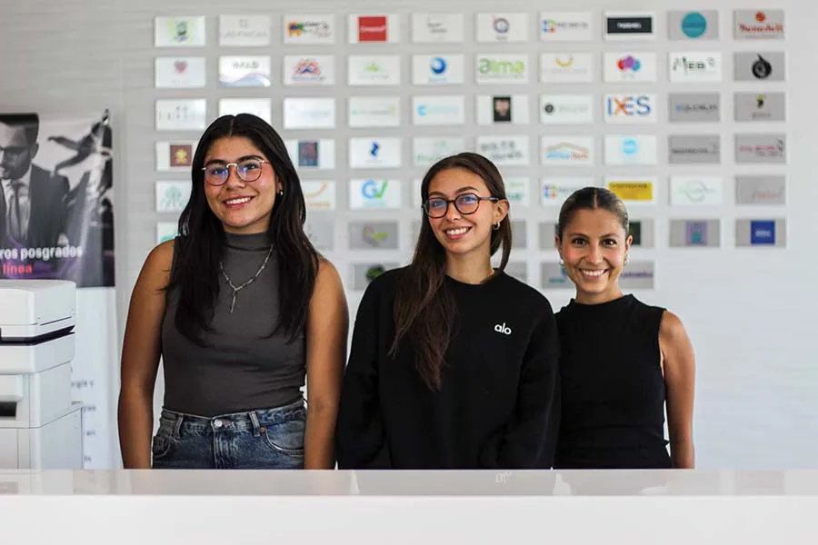 Integrantes de la sociedad de alumnos en el reto