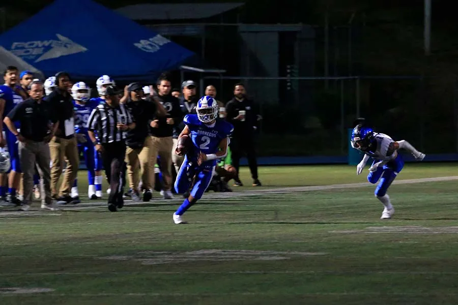 Equipo de fútbol americano juvenil Tec Santa Fe campeones de la ONEFA