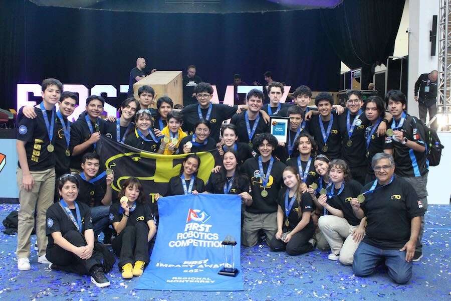 Jóvenes queretanos del Tec competirán en el mundial de robótica FIRST 2026