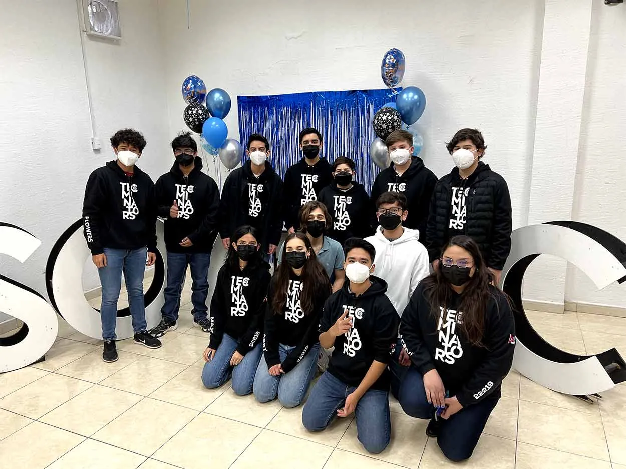  SEGURO TAMBIÉN QUERRÁS LEER: https://tec.mx/es/noticias/laguna/educacion/tecminators-al-nacional-secundaria-tec-gana-pase-first-lego-league 
