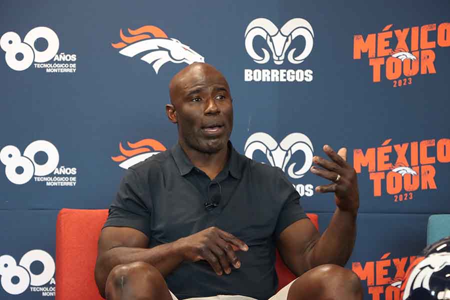 Terrell Davis, ex jugador de NFL, en el campus Monterrey.