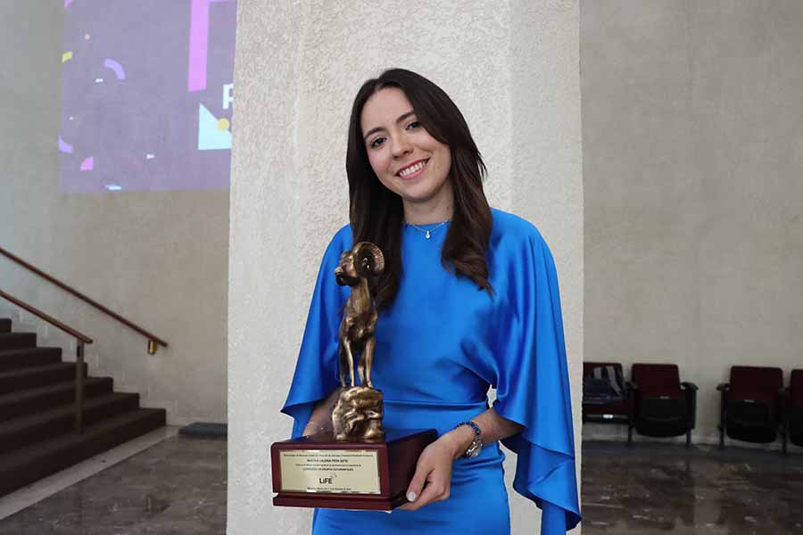 Valeria Peña, ganadora del Borrego de Oro en la categoría Grupos Estudiantiles de la generación diciembre 2023.