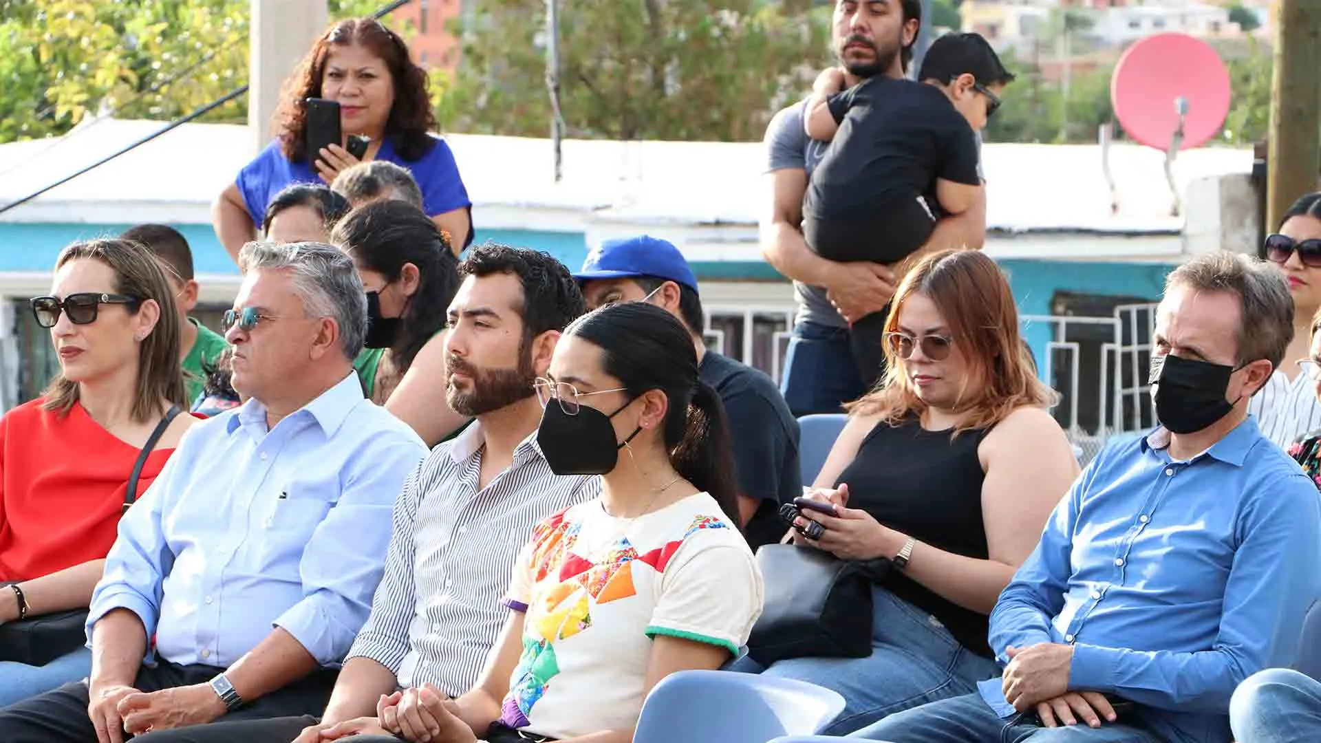 Vecinos de la colonia Paso del Norte estuvieron presentes en la presentación del libro