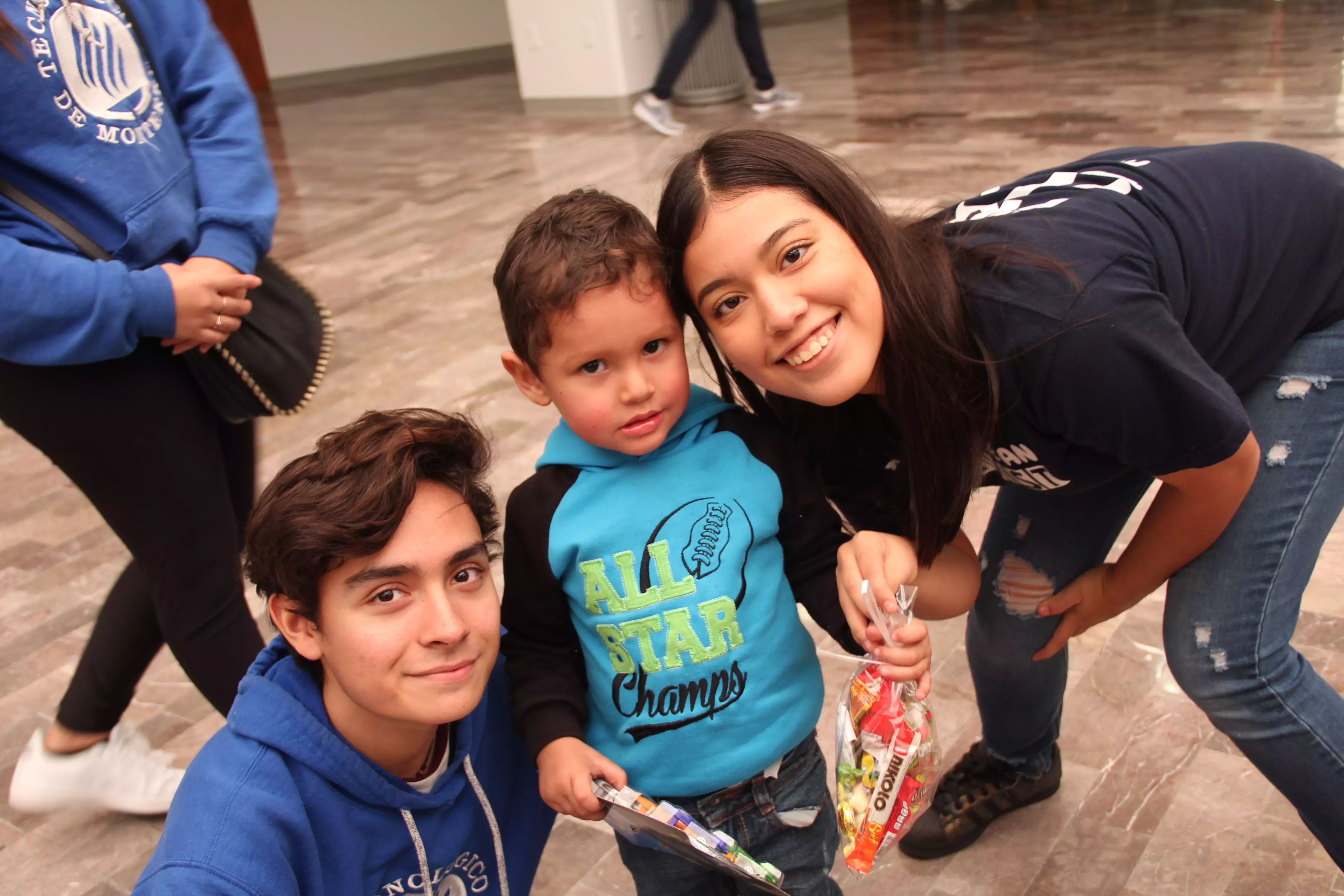 Niños disfrutando de posada en el Tec.