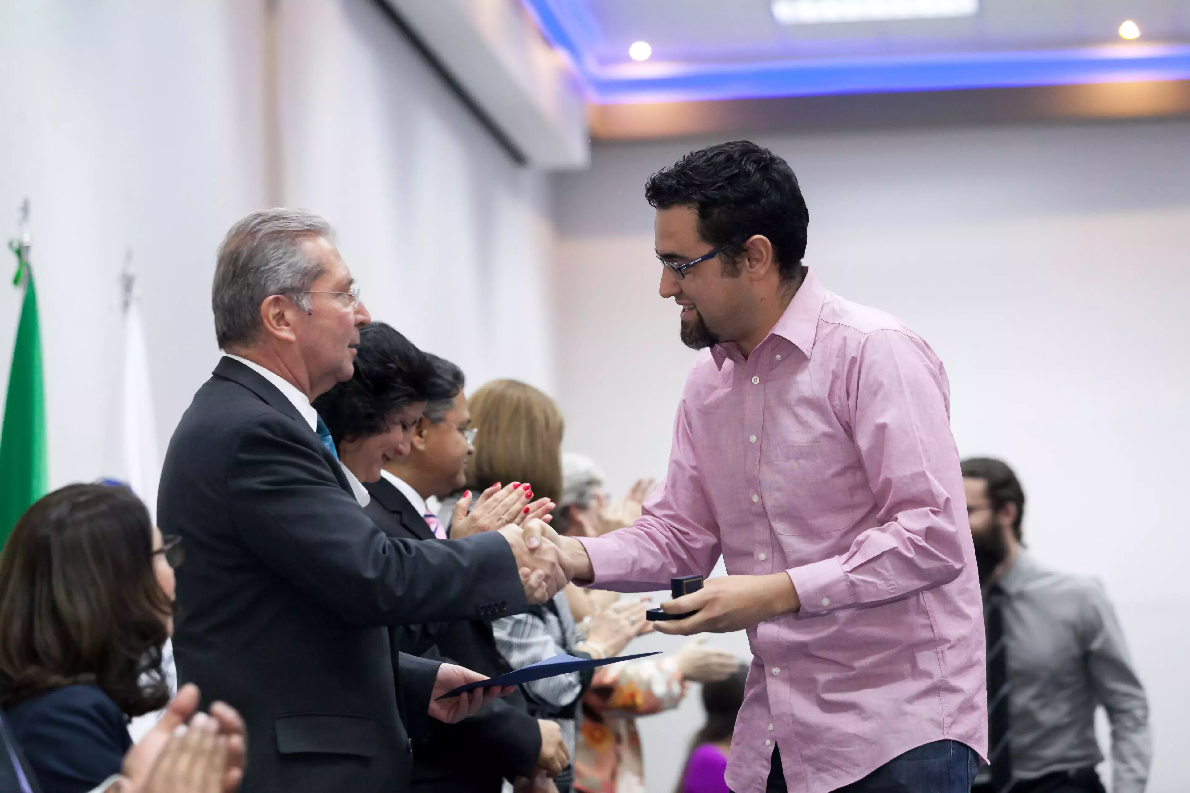 Entrega de reconocimientos a nuestros alumnos y profesores 