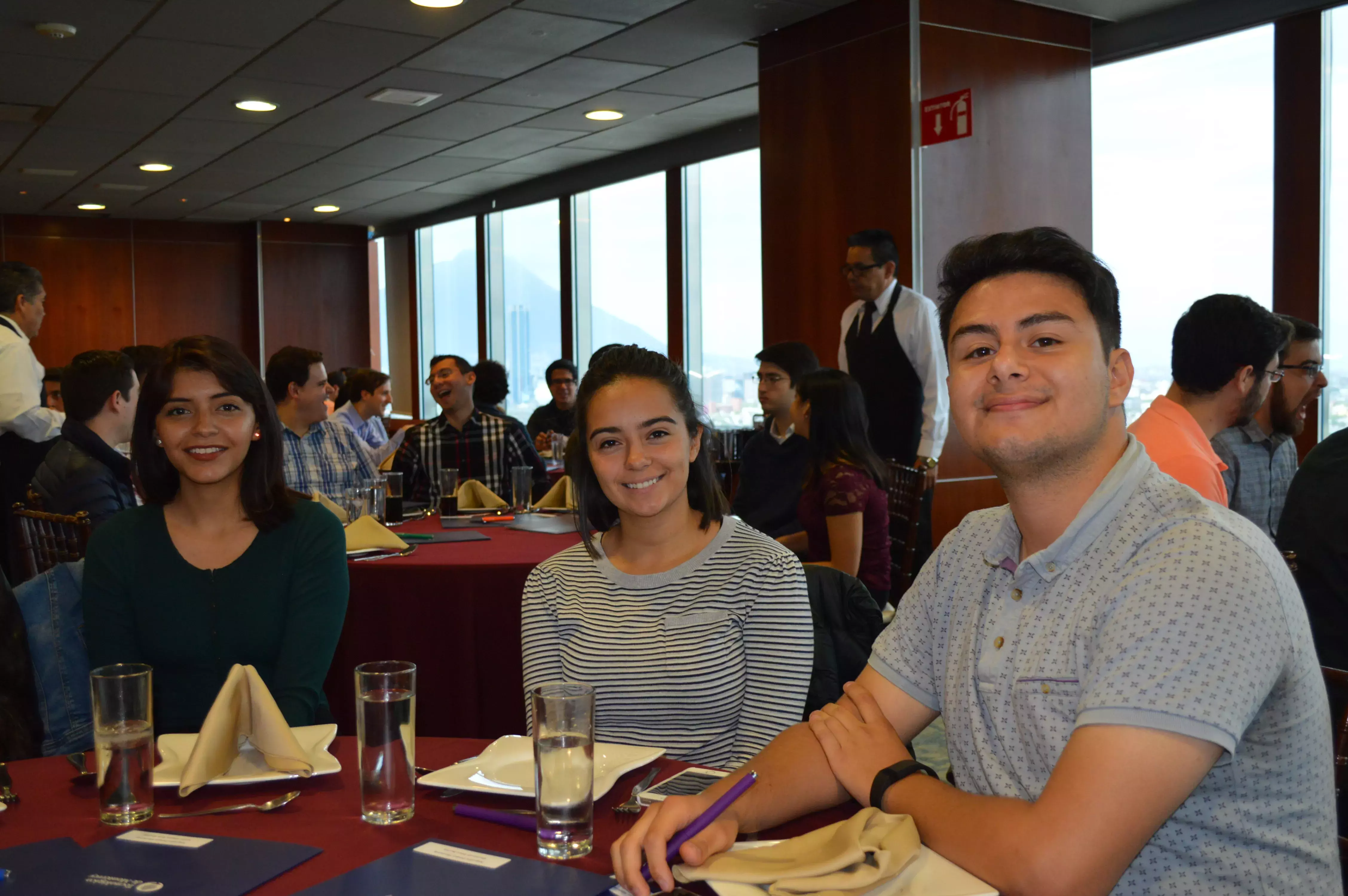 Estudiantes de la Escuela de Ingeniería y Ciencias durante su ceremonia de premiación en Campus Monterrey.