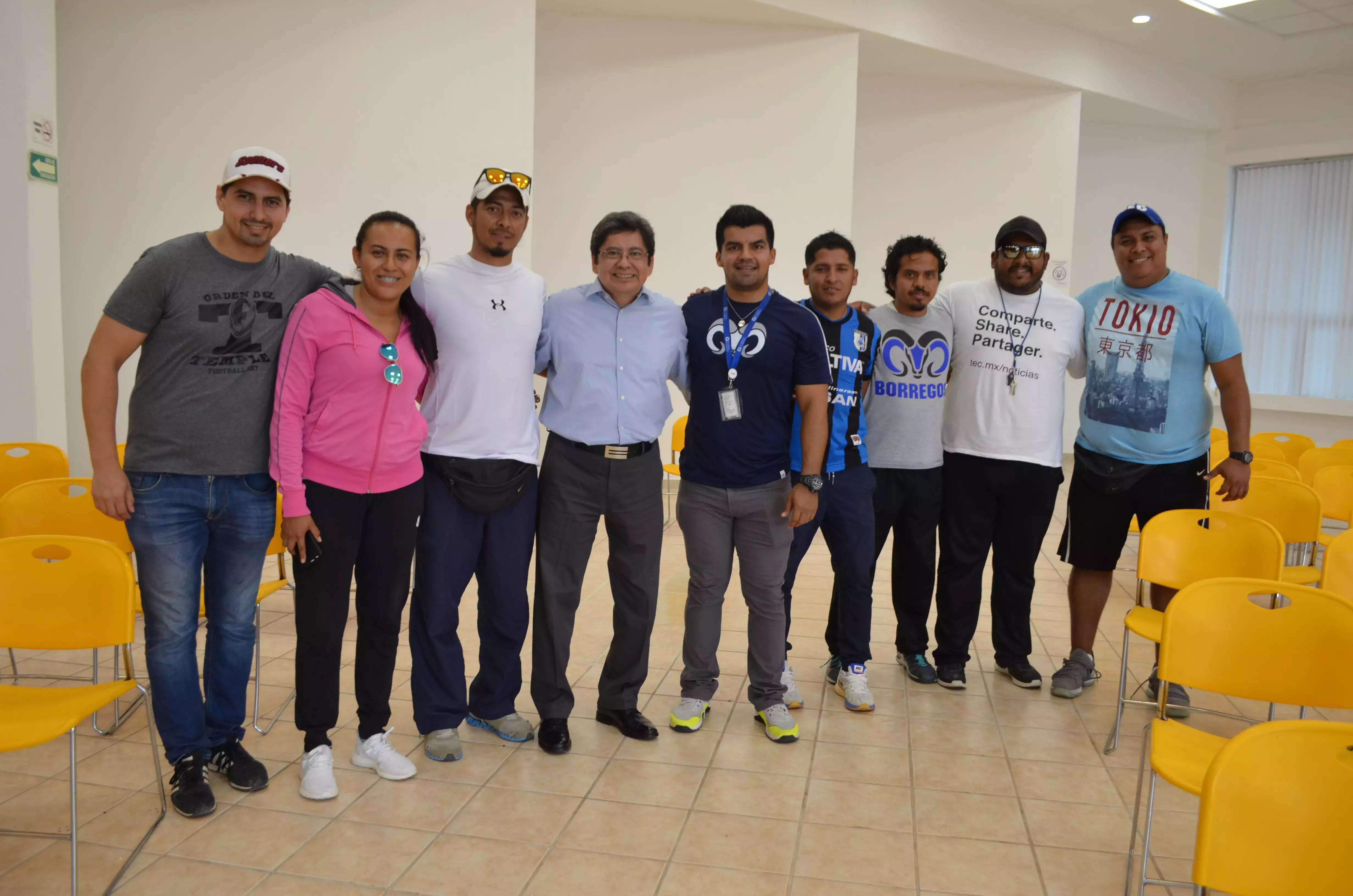 Cuerpo académico que acompañó a los alumnos durante el evento. 