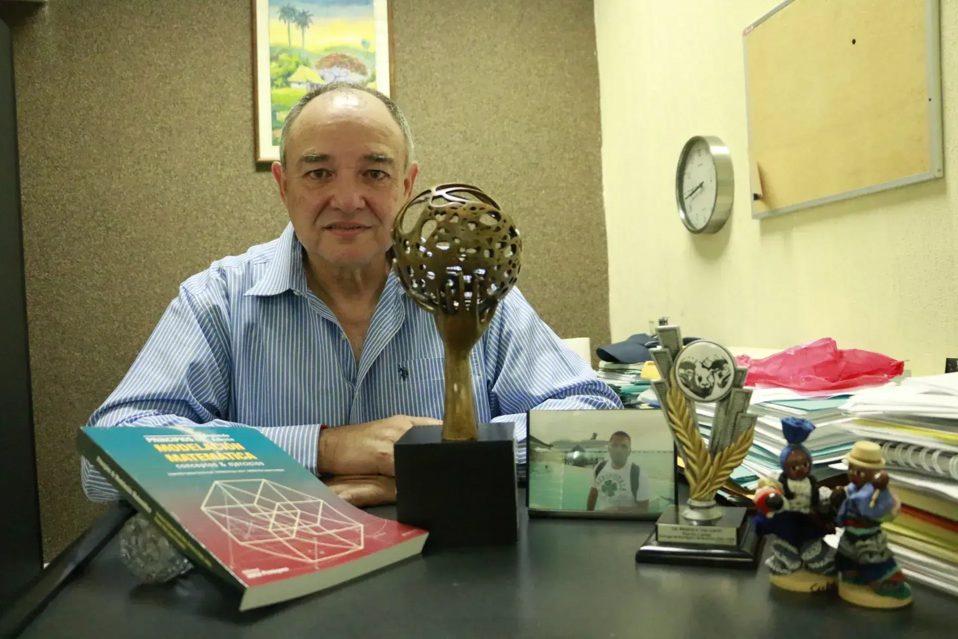 Ramón Llanes Fernández ganador del premio nacional Profesor Inspirador