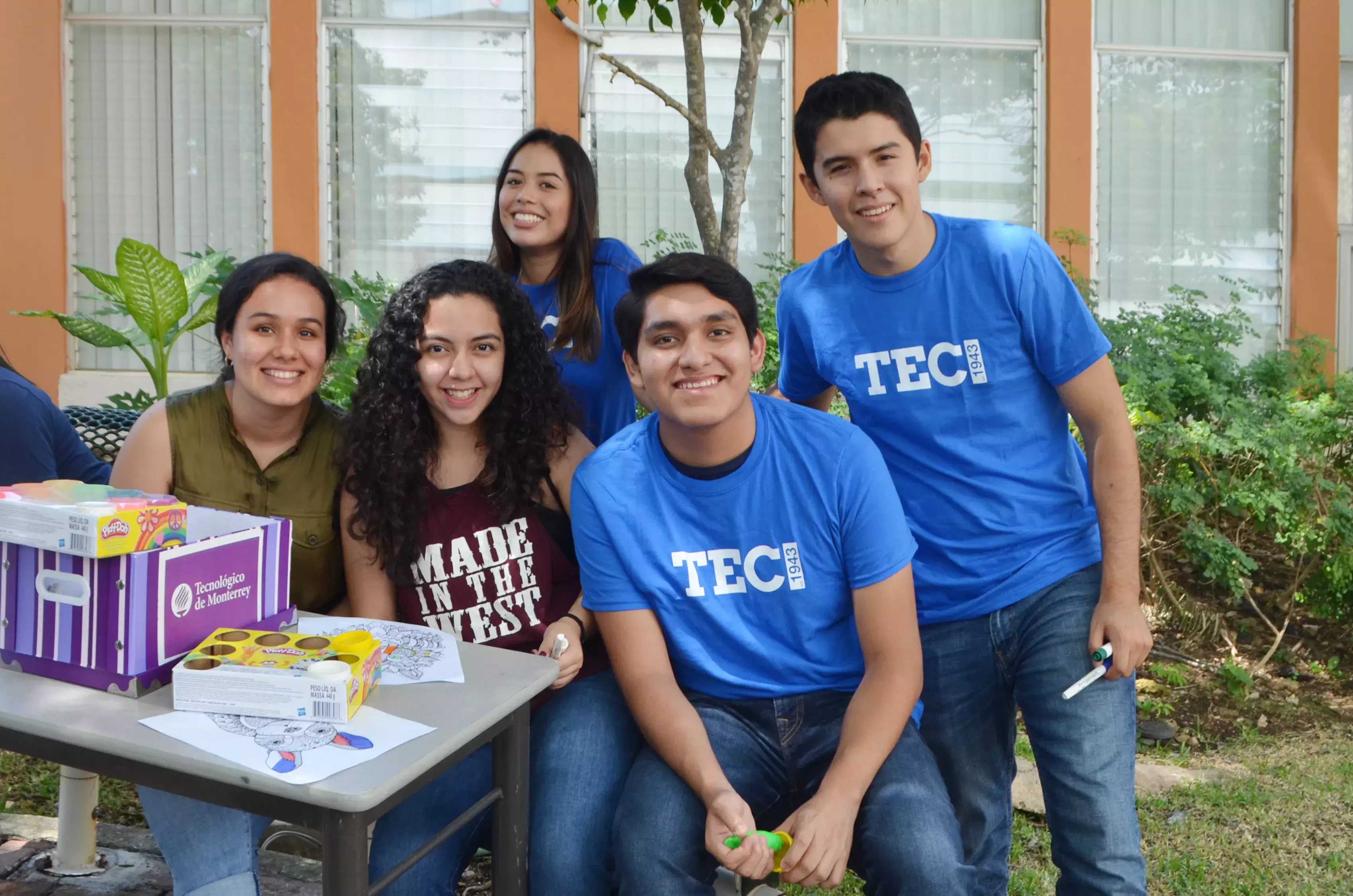 Alumnos en el HiTec