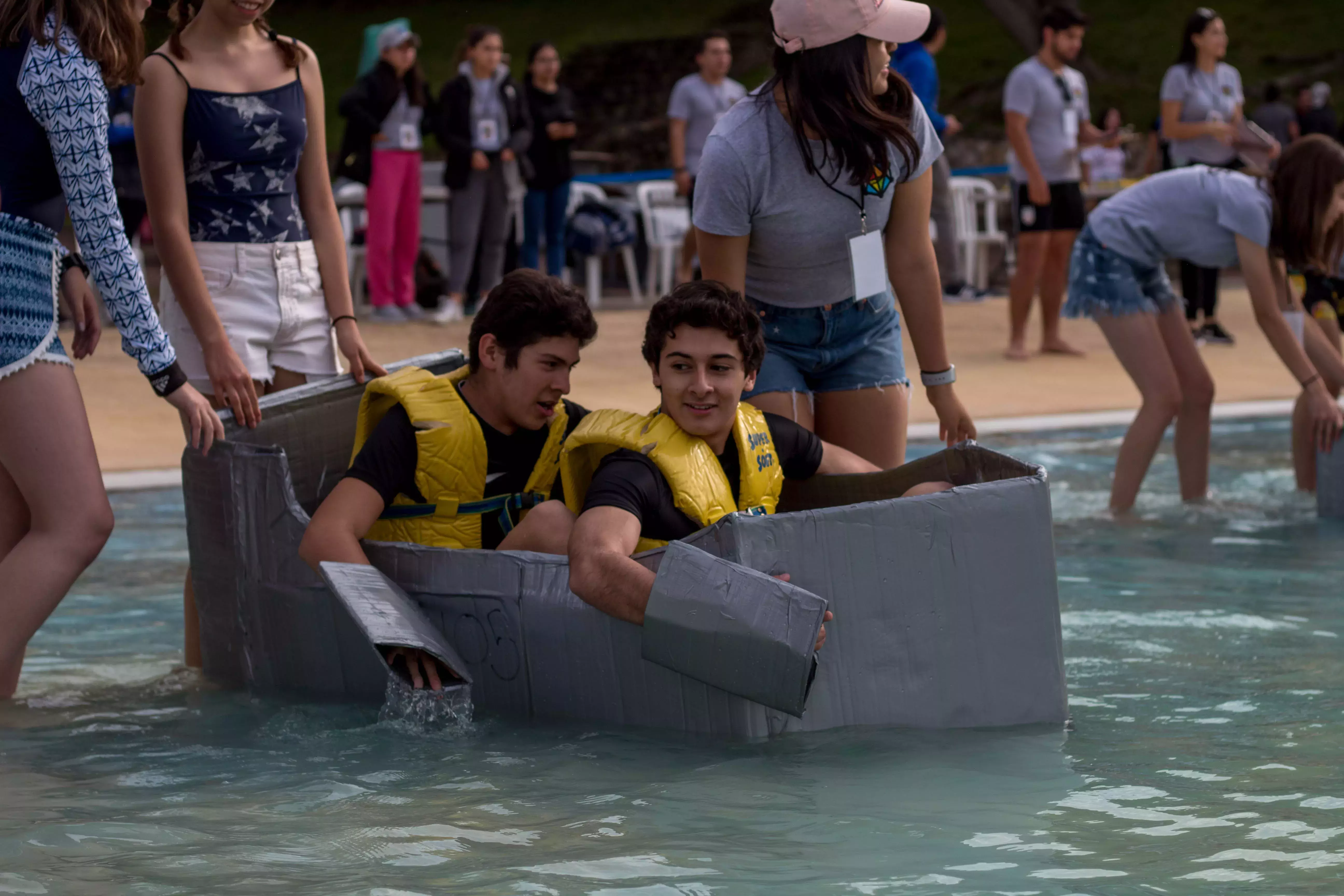 La Regata Industrial organizada por la Sociedad de Alumnos de Ingeniería Industrial y de Sistemas (SAIIS), se llevó a cabo en las instalaciones del parque acuático Ixtapan de la Sal en el Estado de México.