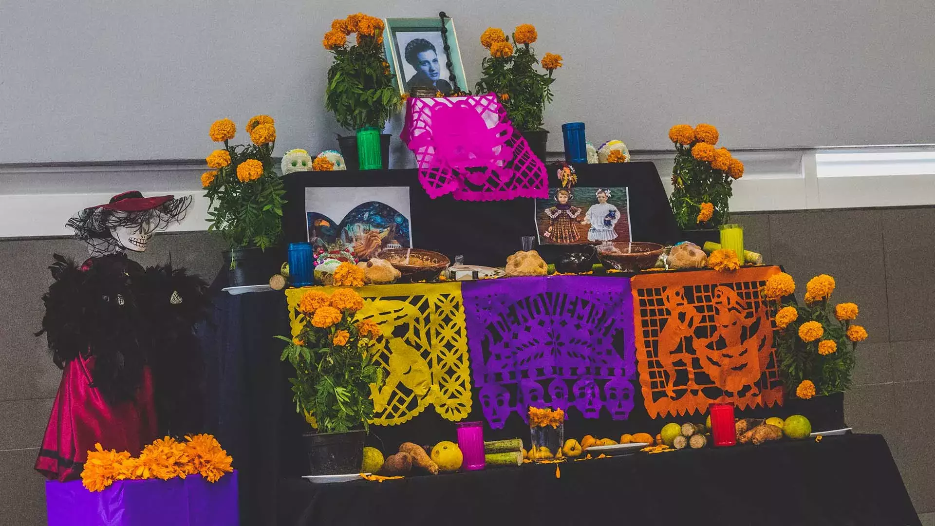 Muertec se lleva a cabo en la preparatoria del Tecnológico de Monterrey campus Toluca para celebrar el Día de Muertos