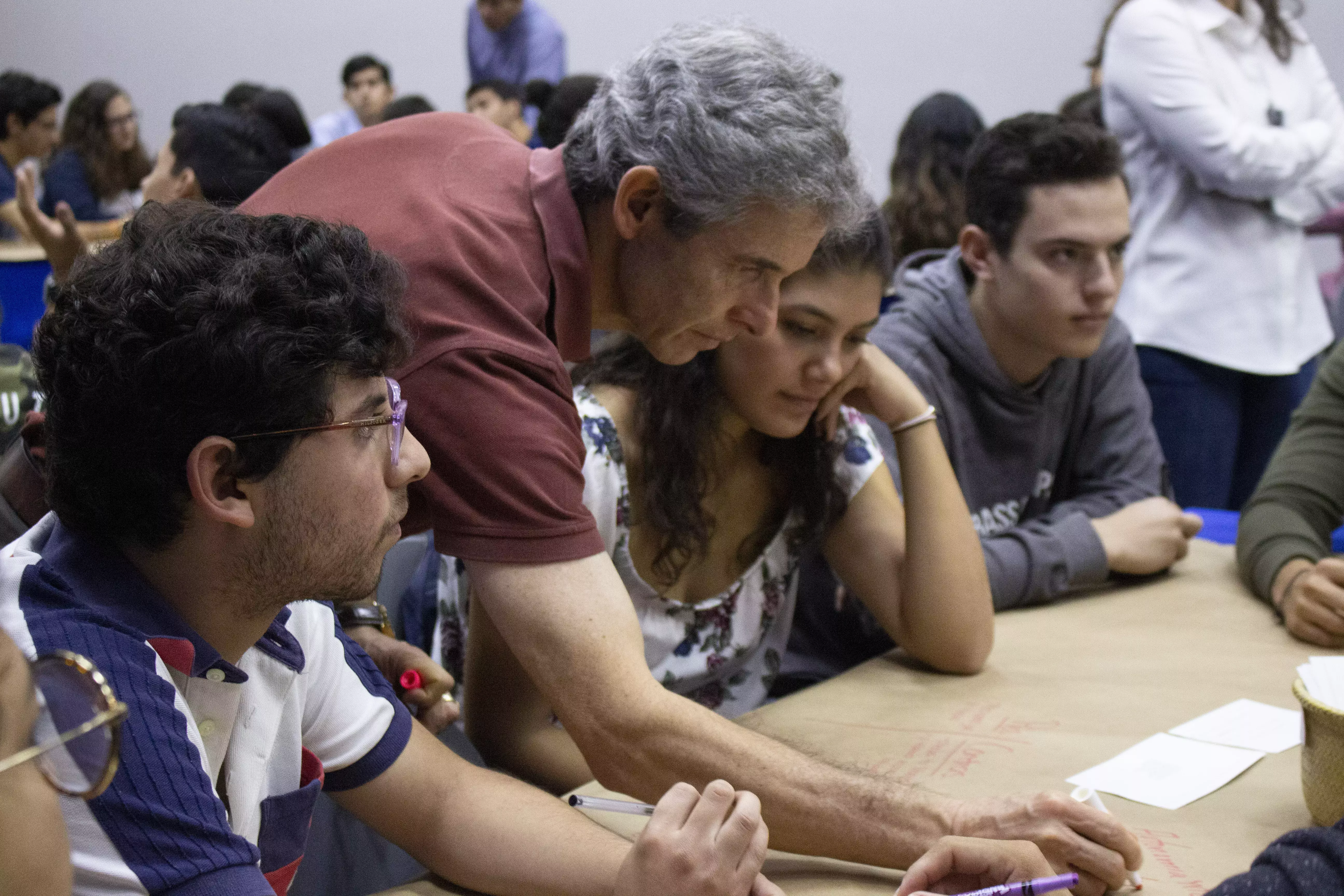 Mesas de Diálogo con Ética reunió a 176 alumnos y a 8 profesores de la