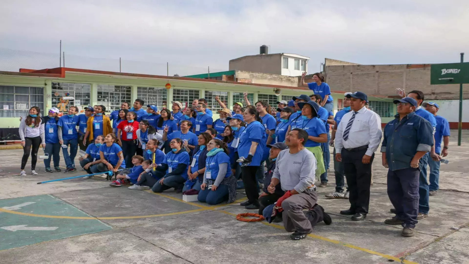 La comunidad del Tec Campus Toluca unió esfuerzos para pintar la escuela Mihuel Hidalgo en San Antonio Buenavista