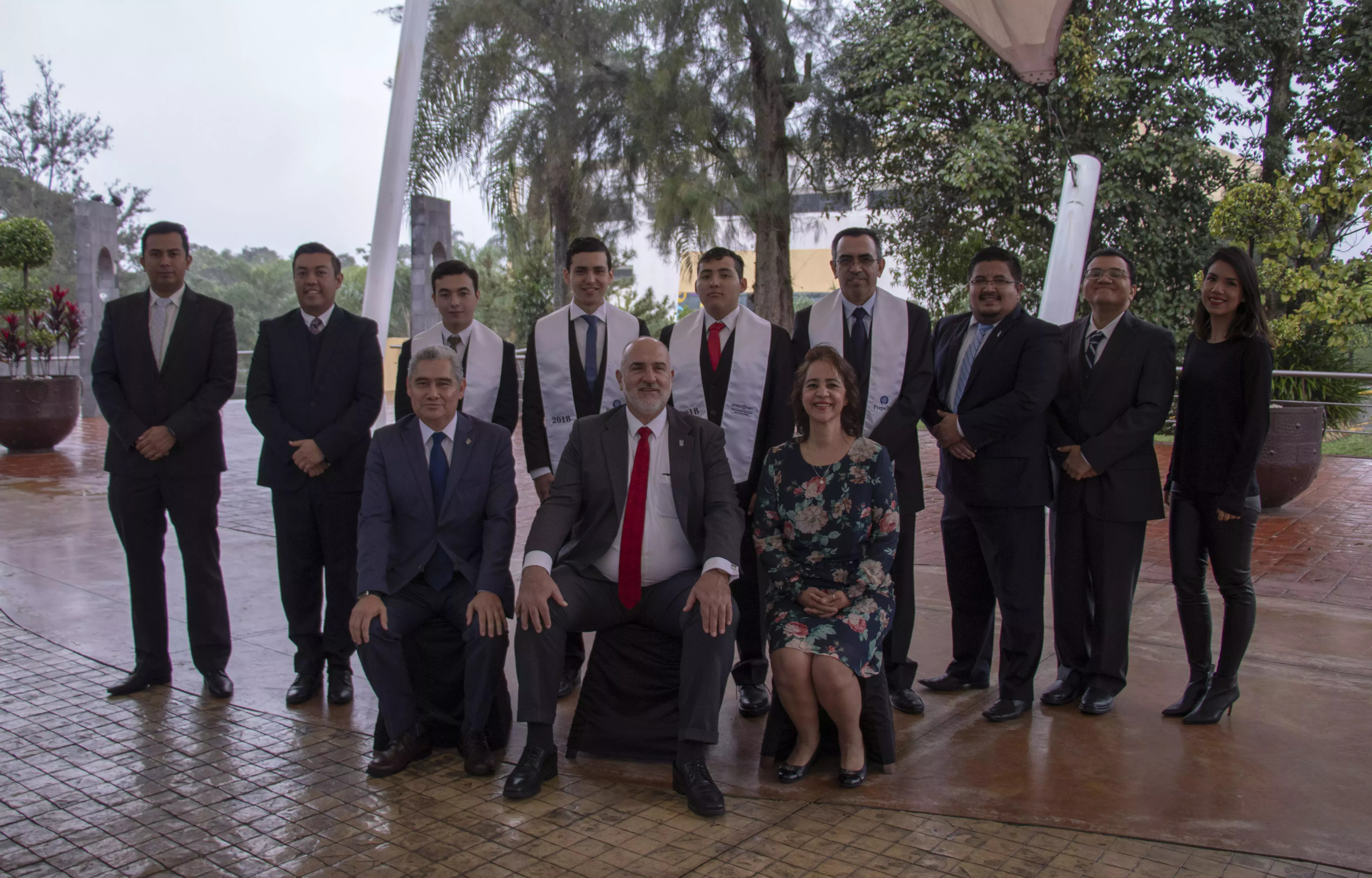 Despedida de graduandos llena emociones inolvidables 