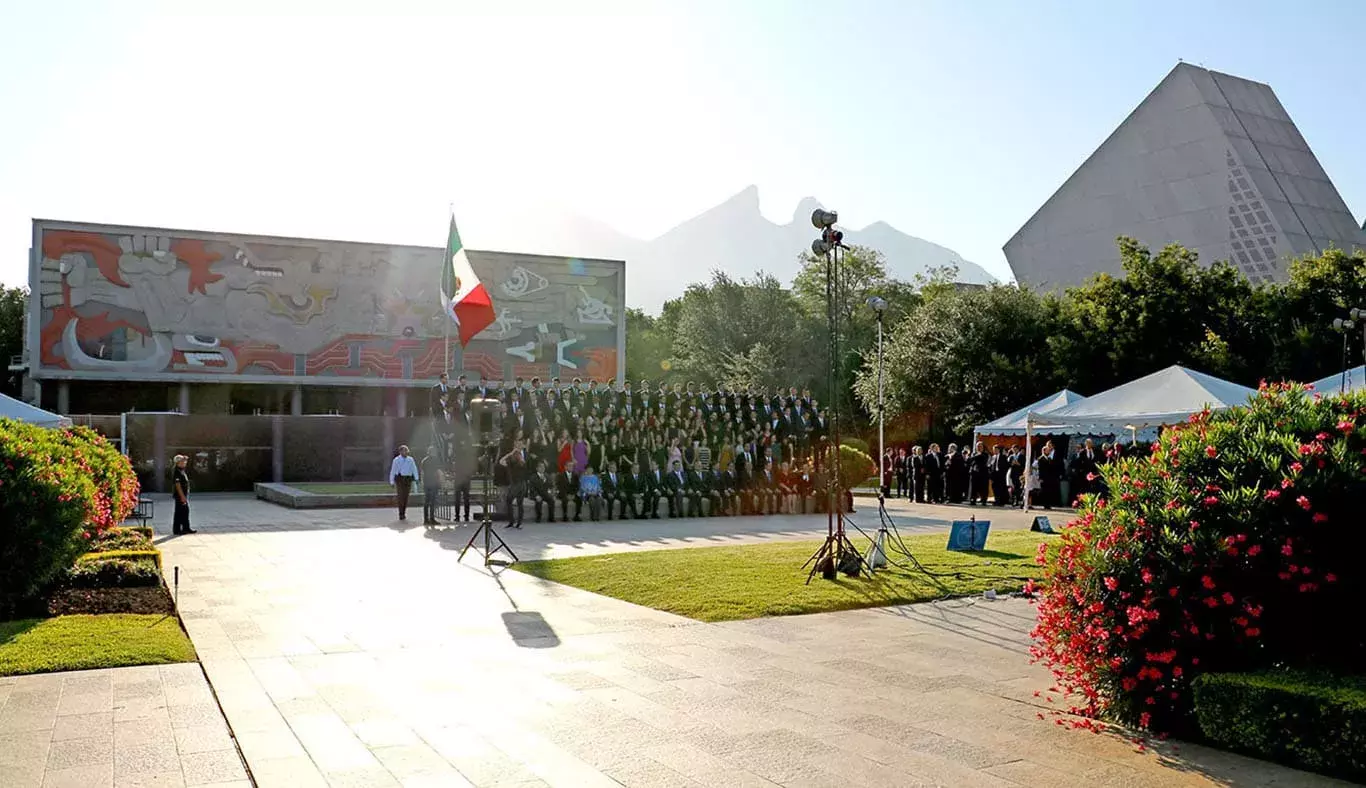 Así se vivió la Foto de Generación en campus Monterrey (fotogalería)