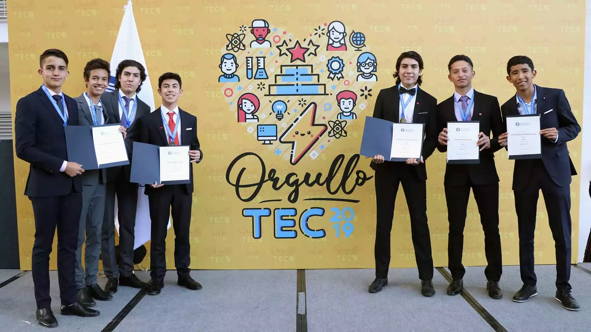 ceremonia-orgullo-tec-12